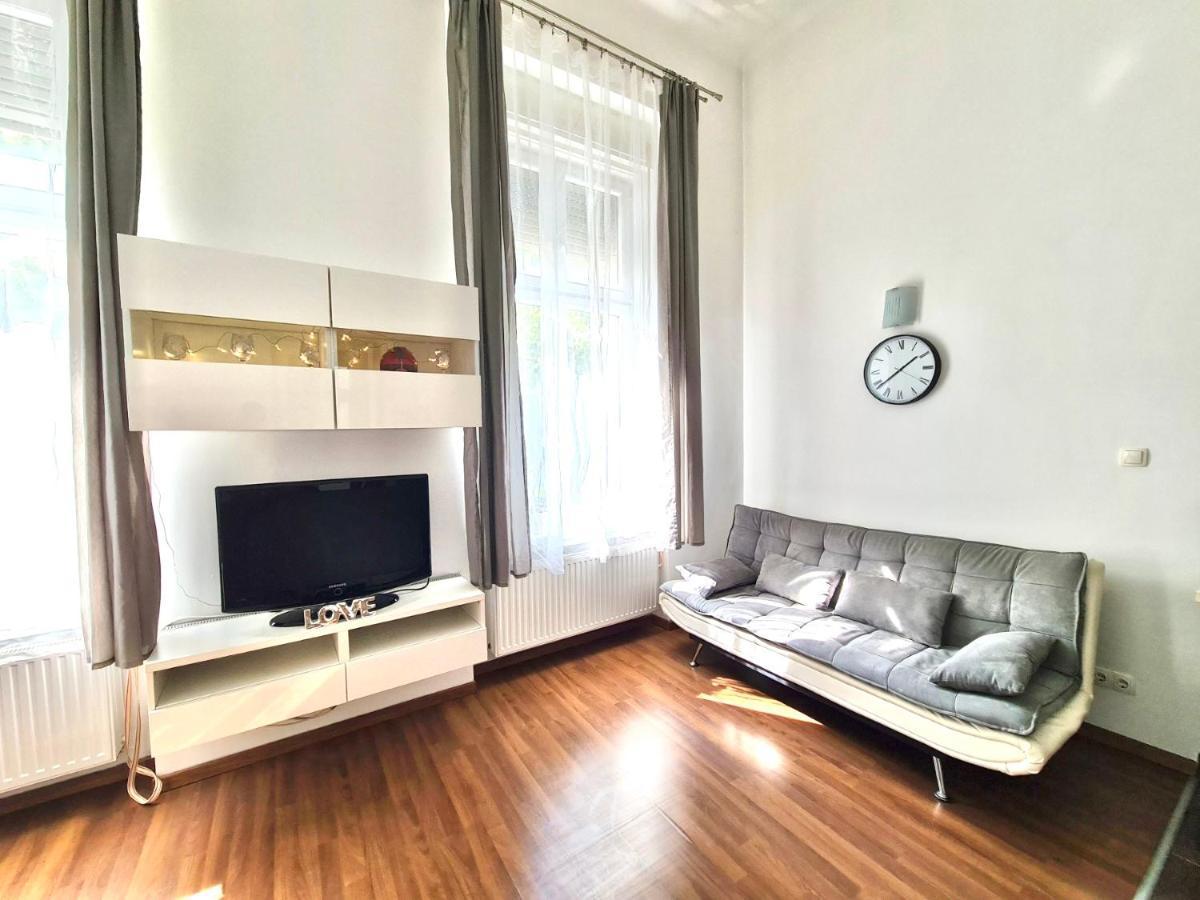 Ricky Apartment Budapest Ngoại thất bức ảnh